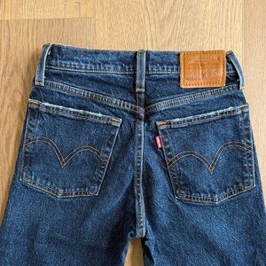 Levi’s wedgie straight 23x28 dark Blue Denim Jeans